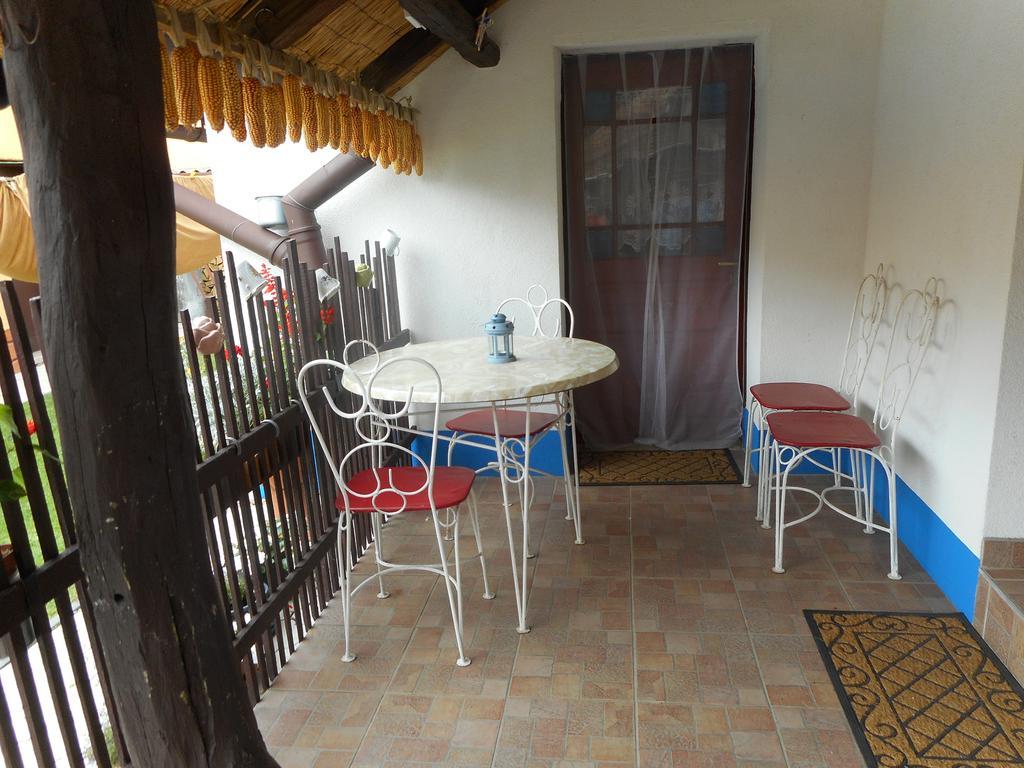 Slovácká chalupa Ratiskovice Exterior foto